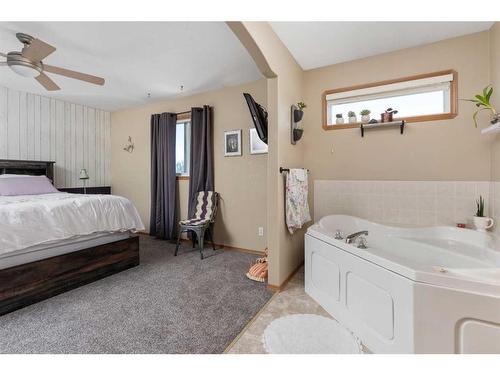 4021 69 A Street Close, Camrose, AB - Indoor Photo Showing Other Room