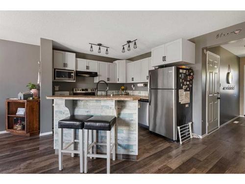 4021 69 A Street Close, Camrose, AB - Indoor Photo Showing Kitchen