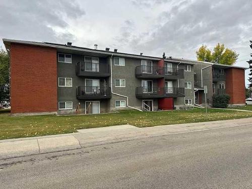 103-35 Bennett Street, Red Deer, AB - Outdoor