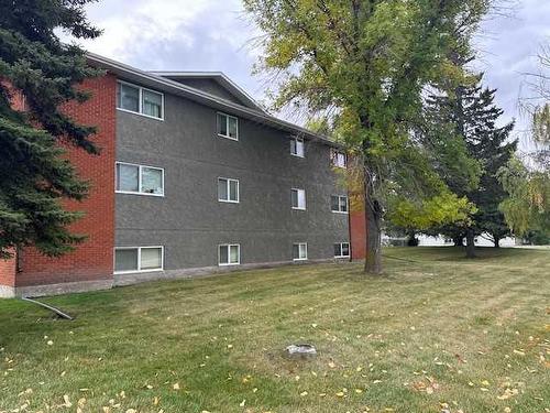 103-35 Bennett Street, Red Deer, AB - Outdoor