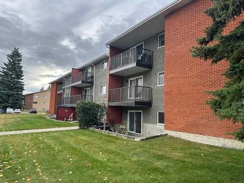 103-35 Bennett Street, Red Deer, AB - Outdoor