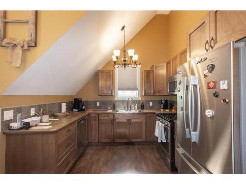 15-39152 Range Road 280, Rural Red Deer County, AB - Indoor Photo Showing Kitchen With Double Sink