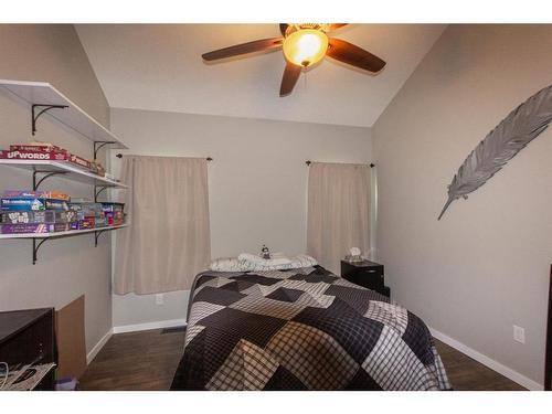 15-39152 Range Road 280, Rural Red Deer County, AB - Indoor Photo Showing Bedroom