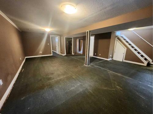 3305 44A Avenue, Red Deer, AB - Indoor Photo Showing Other Room