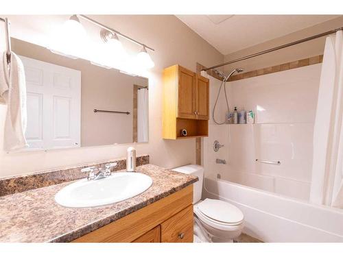 4003 67 Street, Stettler, AB - Indoor Photo Showing Bathroom