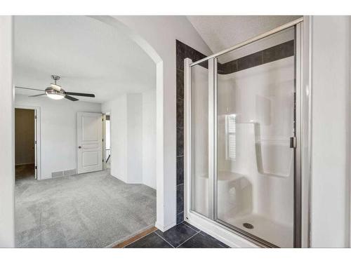 11767 Valley Ridge Boulevard Nw, Calgary, AB - Indoor Photo Showing Bathroom