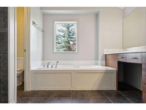 11767 Valley Ridge Boulevard Nw, Calgary, AB - Indoor Photo Showing Bathroom