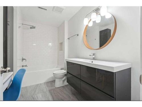 11767 Valley Ridge Boulevard Nw, Calgary, AB - Indoor Photo Showing Bathroom