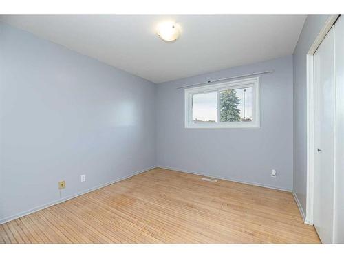 1701-3907 39 Street, Red Deer, AB - Indoor Photo Showing Other Room