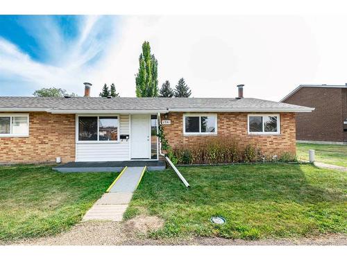 1701-3907 39 Street, Red Deer, AB - Outdoor