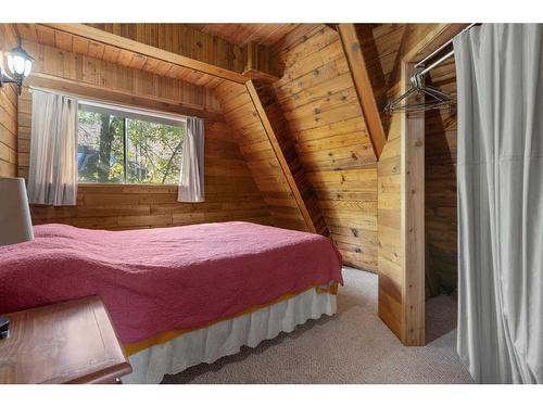 22 Front Street, White Sands, AB - Indoor Photo Showing Bedroom