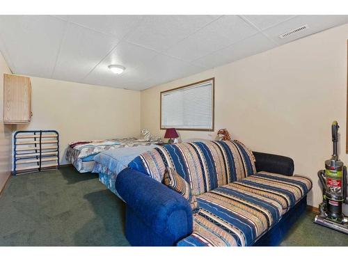 22 Front Street, White Sands, AB - Indoor Photo Showing Bedroom