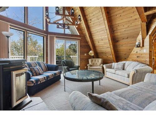 22 Front Street, White Sands, AB - Indoor Photo Showing Living Room