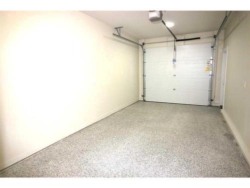 6209 Valleyview Drive, Camrose, AB - Indoor Photo Showing Garage