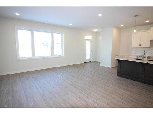 6209 Valleyview Drive, Camrose, AB - Indoor Photo Showing Kitchen