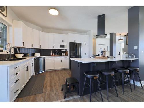 7208 44 Avenue Close, Camrose, AB - Indoor Photo Showing Kitchen