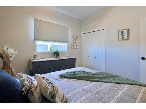 7208 44 Avenue Close, Camrose, AB - Indoor Photo Showing Bedroom