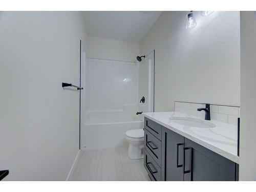 54 Lindman Avenue, Red Deer, AB - Indoor Photo Showing Bathroom