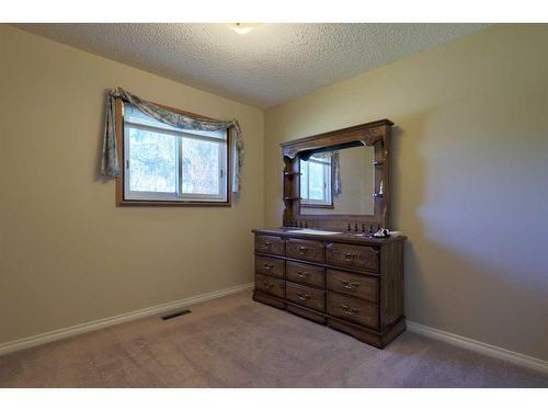 4927 47 Street, Hardisty, AB - Indoor