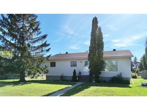 4927 47 Street, Hardisty, AB - Outdoor