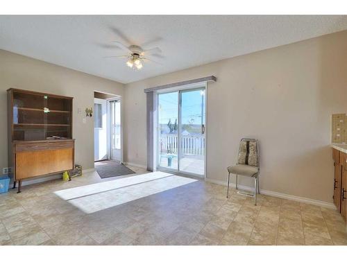 4927 47 Street, Hardisty, AB - Indoor Photo Showing Other Room