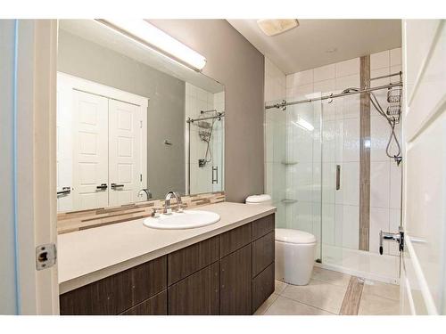 297 Jarvis Glen Way, Jarvis Bay, AB - Indoor Photo Showing Bathroom