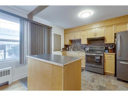 26 Poplar Crescent, Springbrook, AB - Indoor Photo Showing Kitchen With Stainless Steel Kitchen