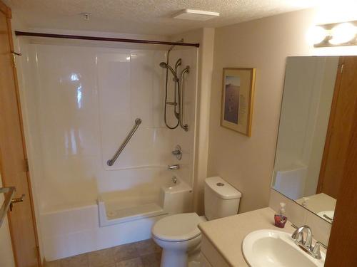 105-4805 45 Street, Red Deer, AB - Indoor Photo Showing Bathroom