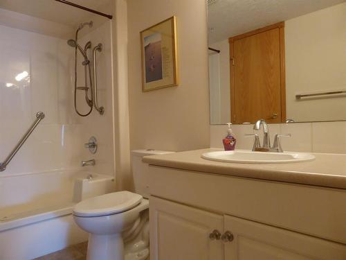 105-4805 45 Street, Red Deer, AB - Indoor Photo Showing Bathroom