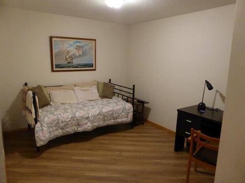 105-4805 45 Street, Red Deer, AB - Indoor Photo Showing Bedroom