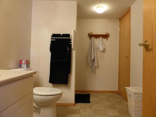 105-4805 45 Street, Red Deer, AB - Indoor Photo Showing Bathroom