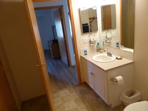 105-4805 45 Street, Red Deer, AB - Indoor Photo Showing Bathroom