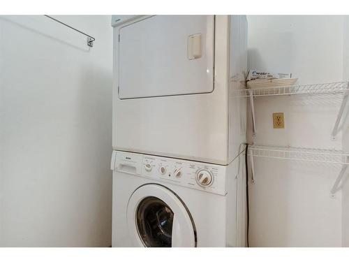 5910 44 Avenue, Camrose, AB - Indoor Photo Showing Laundry Room