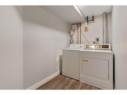 5910 44 Avenue, Camrose, AB - Indoor Photo Showing Laundry Room