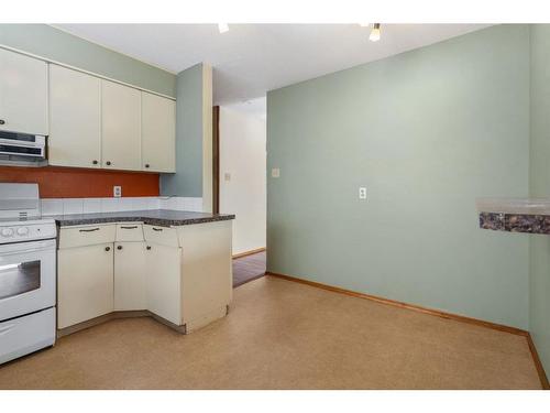 5910 44 Avenue, Camrose, AB - Indoor Photo Showing Kitchen