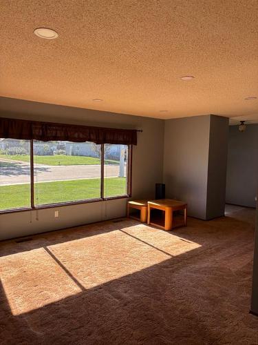 5506 47 Avenue, Killam, AB - Indoor Photo Showing Other Room