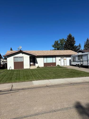 5506 47 Avenue, Killam, AB - Outdoor