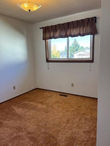 5506 47 Avenue, Killam, AB - Indoor Photo Showing Other Room