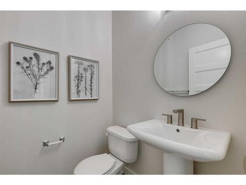 12 Treeline Lane Sw, Calgary, AB - Indoor Photo Showing Bathroom