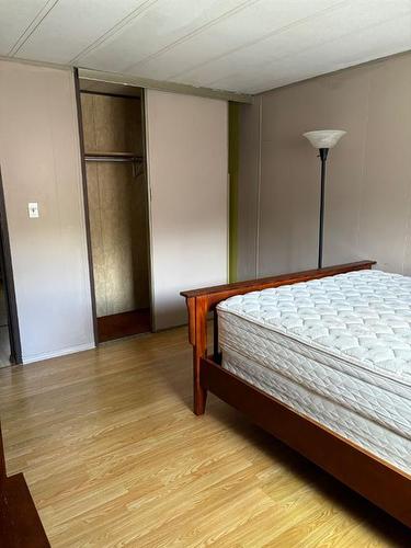 9 Mackenzie Drive, Sedgewick, AB - Indoor Photo Showing Bedroom