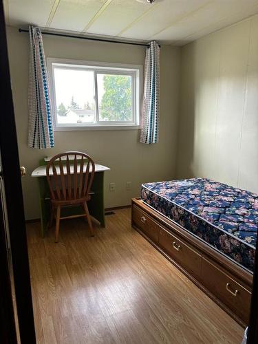 9 Mackenzie Drive, Sedgewick, AB - Indoor Photo Showing Bedroom