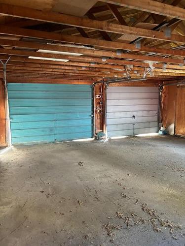 9 Mackenzie Drive, Sedgewick, AB - Indoor Photo Showing Garage