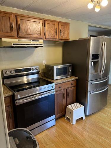 9 Mackenzie Drive, Sedgewick, AB - Indoor Photo Showing Kitchen