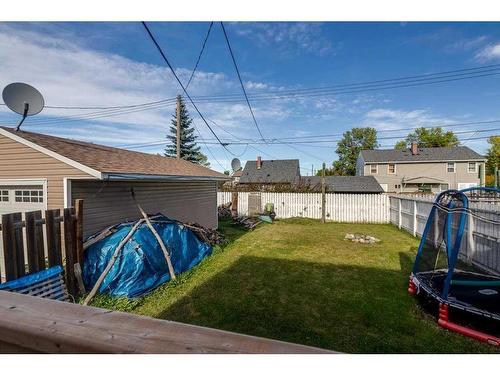 214 Pine Street, Springbrook, AB - Outdoor