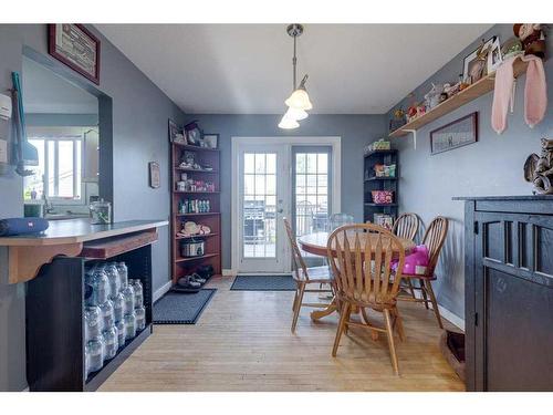 214 Pine Street, Springbrook, AB - Indoor Photo Showing Dining Room