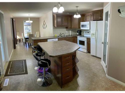 43169 Range Road 215, Rural Camrose County, AB - Indoor Photo Showing Kitchen With Double Sink