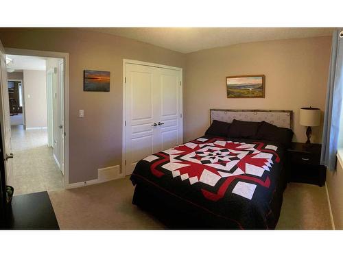 43169 Range Road 215, Rural Camrose County, AB - Indoor Photo Showing Bedroom