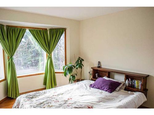 145-37411 Waskasoo Avenue, Rural Red Deer County, AB - Indoor Photo Showing Bedroom