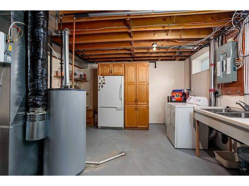 5417 53 Street, Camrose, AB - Indoor Photo Showing Laundry Room