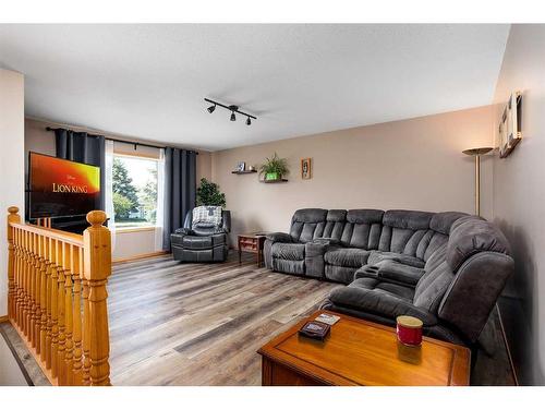 5417 53 Street, Camrose, AB - Indoor Photo Showing Living Room